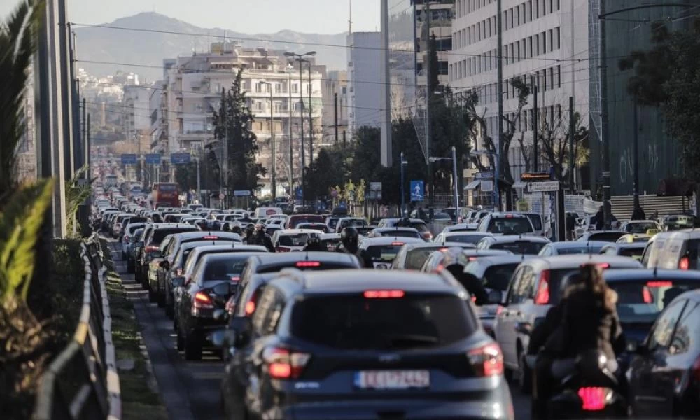 Κυκλοφοριακό κομφούζιο στο κέντρο της Αθήνας